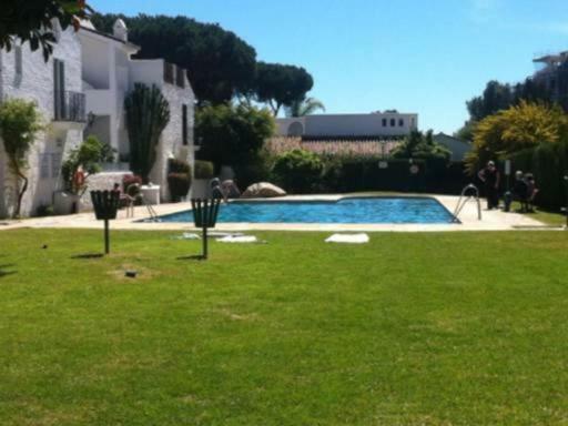 Benamara Gardens Apartment Estepona Exteriör bild